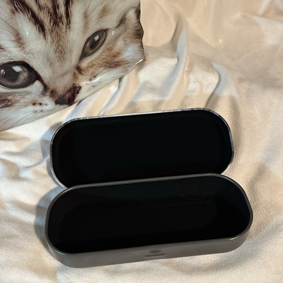 Stocking Stuffer!!! Catseye London Bag and Glasses Case, never used - Picture 3 of 4